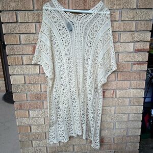 Cream crochet shawl

#shawl #casual #90s #70s #y2k